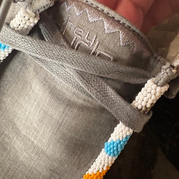 NEW IN BOX - WENDY HEY DUDE - HAND BEADED - SZ 7 - Picture 8 of 15